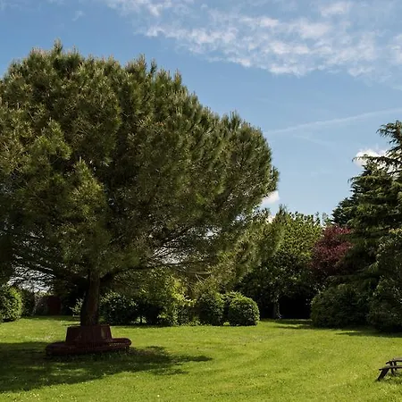 Guest house Chateau De L'abbaye - Teritoria 4*