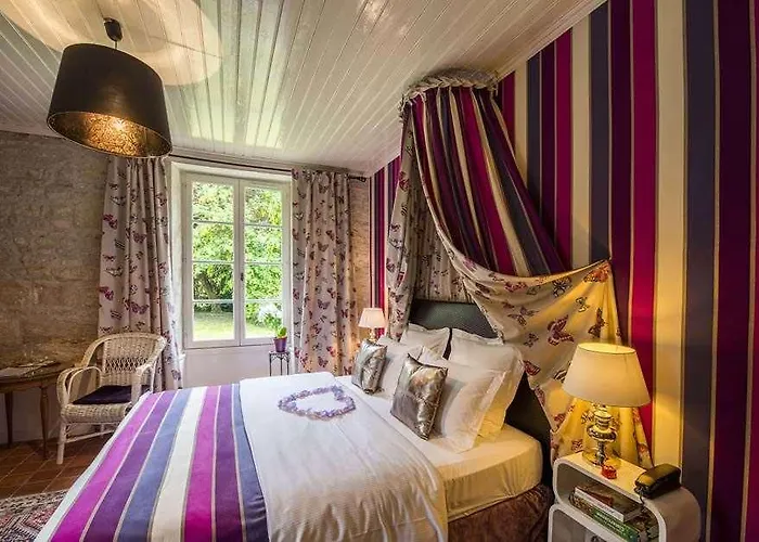 Maison d'hôtes Château De L'abbaye - Les Collectionneurs