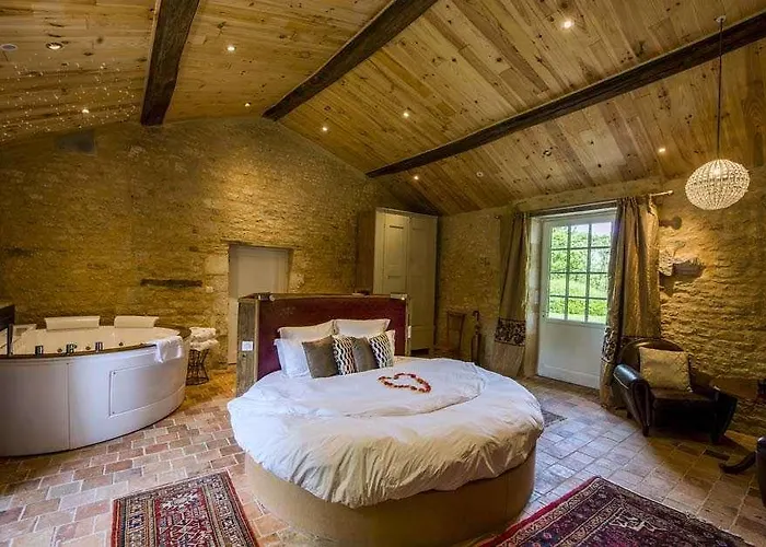 Maison d'hôtes Château De L'abbaye - Les Collectionneurs 4*