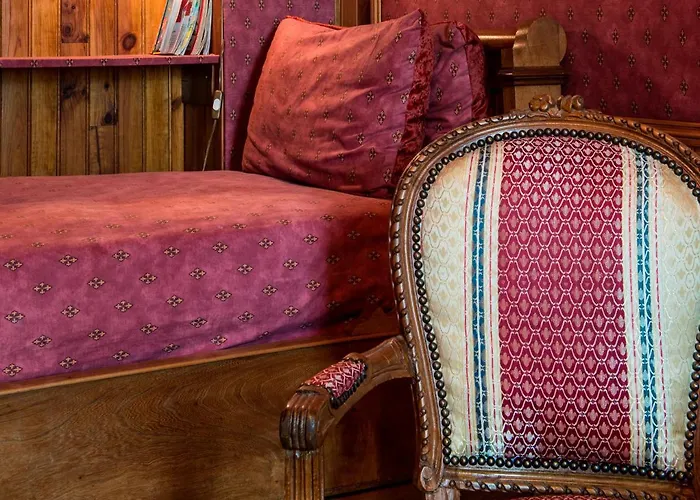 Maison d'hôtes Château De L'abbaye - Les Collectionneurs Moreilles