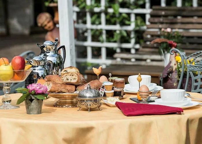 Maison d'hôtes Château De L'abbaye - Les Collectionneurs Moreilles