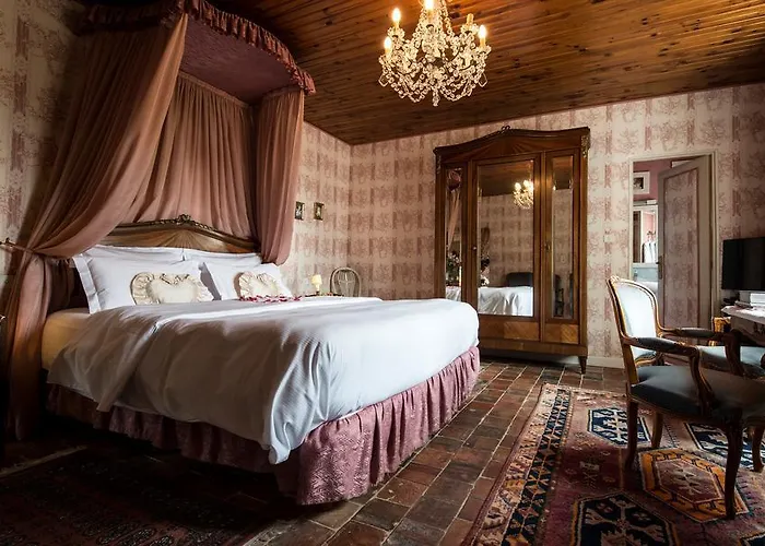 Maison d'hôtes Château De L'abbaye - Les Collectionneurs Moreilles