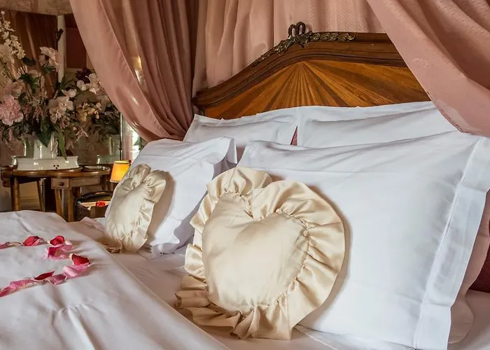 Maison d'hôtes Château De L'abbaye - Les Collectionneurs Moreilles