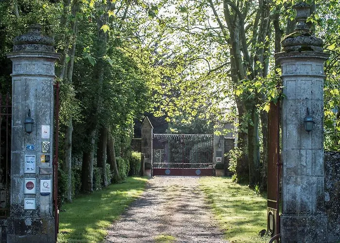 Château De L'abbaye - Les Collectionneurs Moreilles