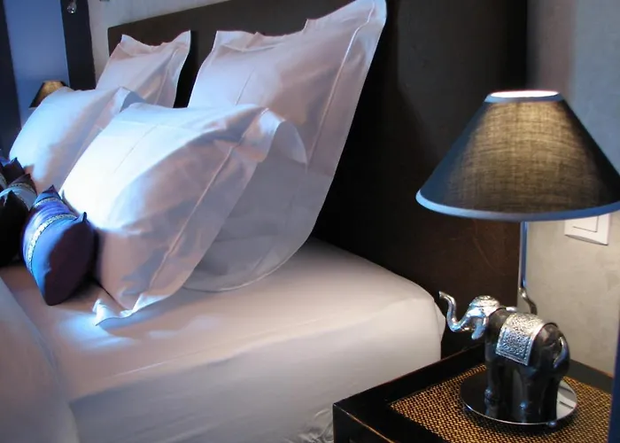 Château De L'abbaye - Les Collectionneurs Moreilles