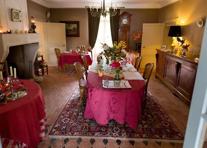 Maison d'hôtes Château De L'abbaye - Les Collectionneurs Moreilles